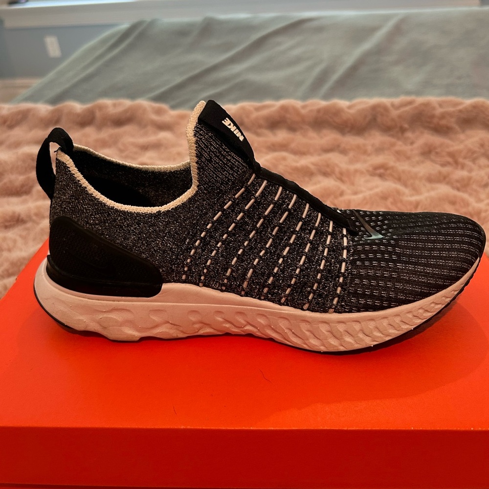 Nike Black and White Women's Sneakers